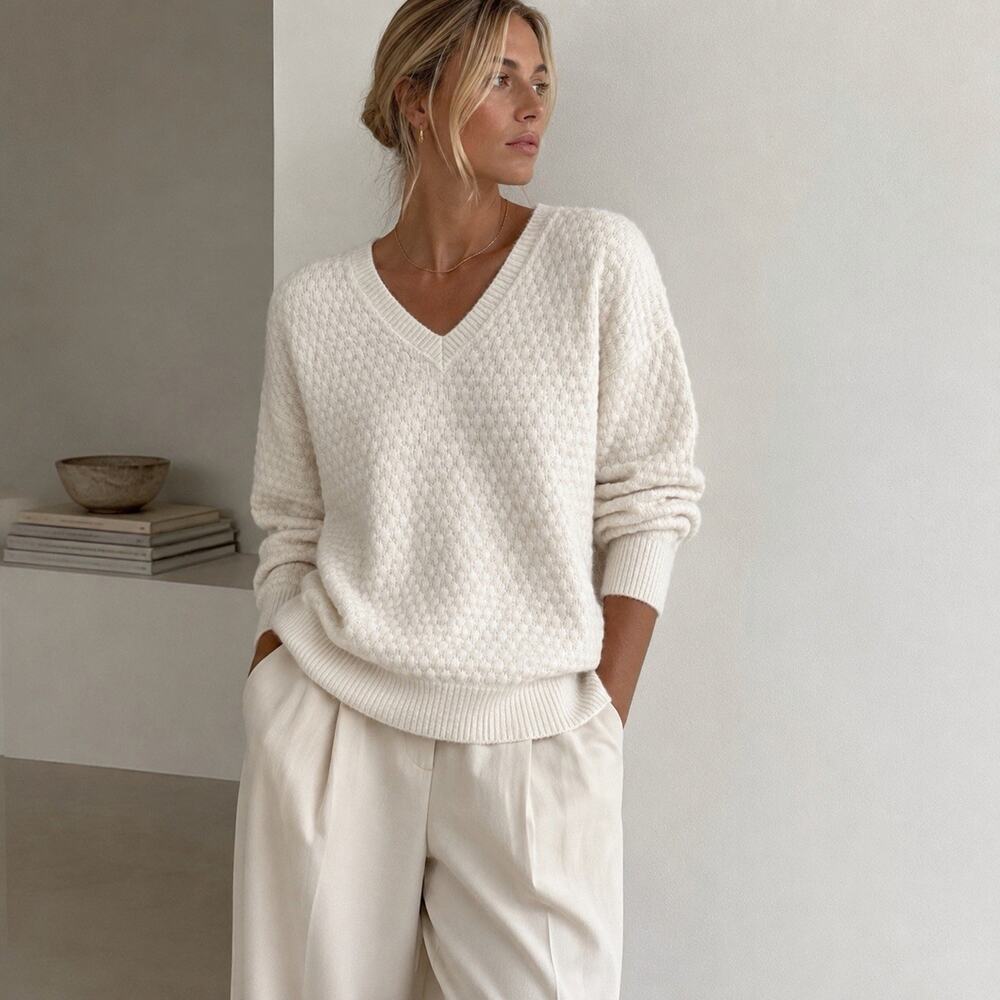 LOFT Womenโs Medium Ivory Cream Textured V-Neck Sweater Cozy Minimalist Pullover